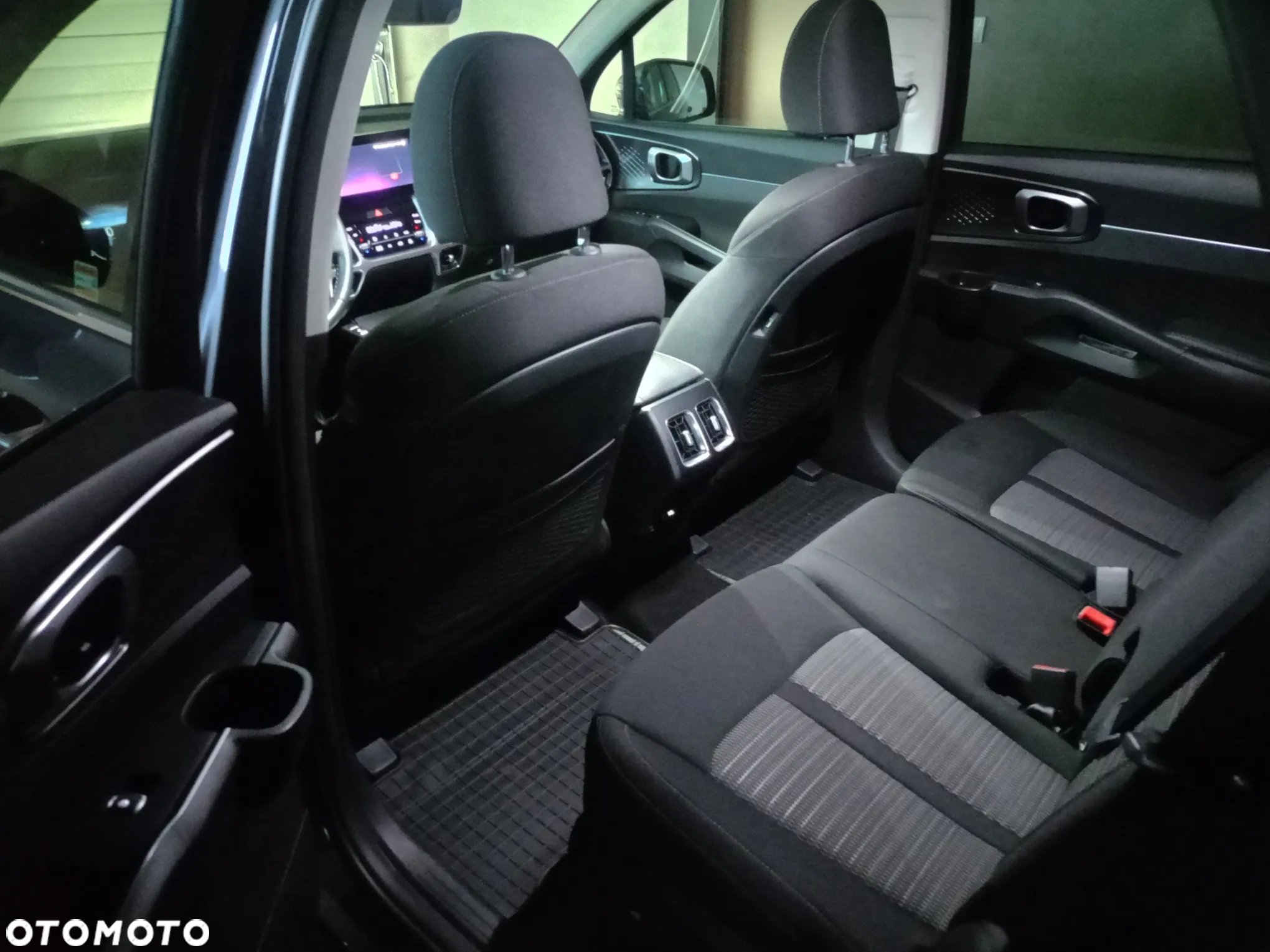Kia Sorento 1.6 T-GDI HEV M 7os - 23
