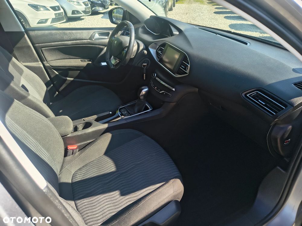 Peugeot 308 BlueHDi FAP 120 EAT6 Stop & Start Active - 17