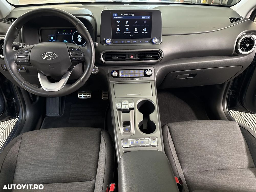 Hyundai KONA - 10