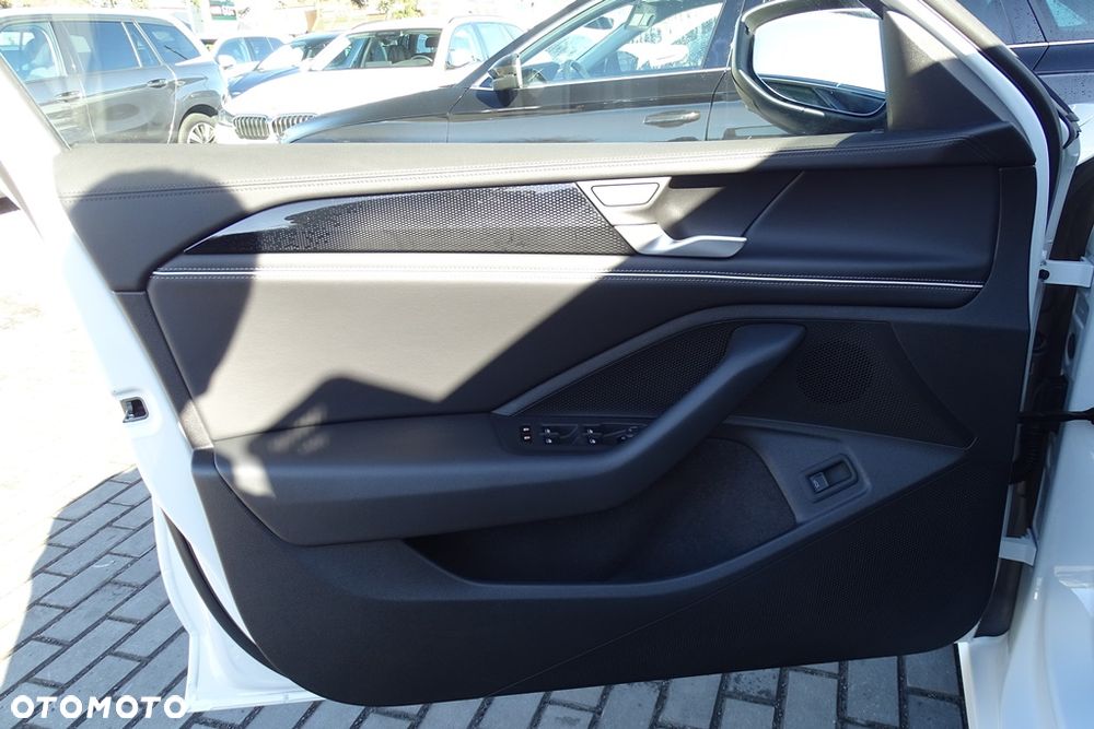 Volkswagen Passat 2.0 TDI SCR Style DSG - 16