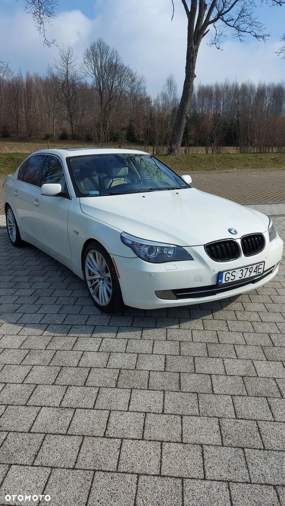 BMW Seria 5 528i - 1