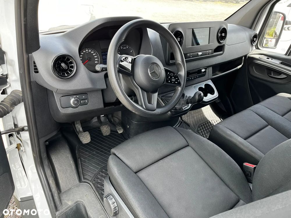 Mercedes-Benz Sprinter 317 - 8