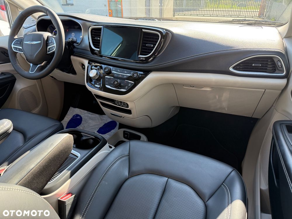 Chrysler Pacifica - 14