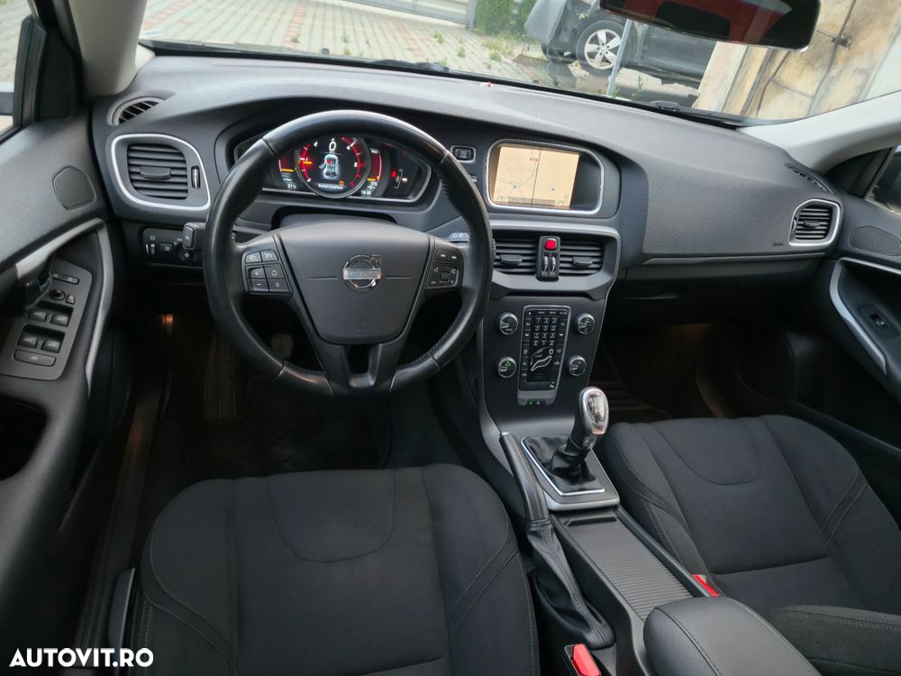 Volvo V40 D2 Kinetic - 16