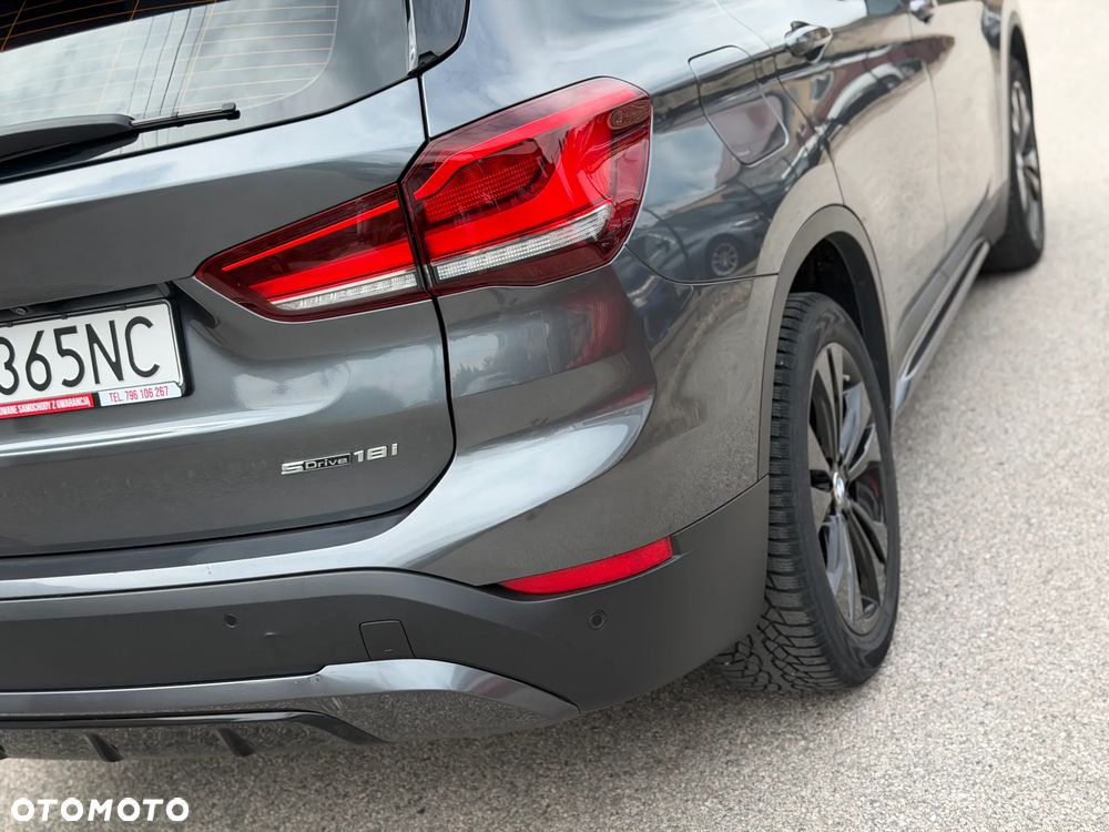 BMW X1 sDrive18i Sport Line - 40