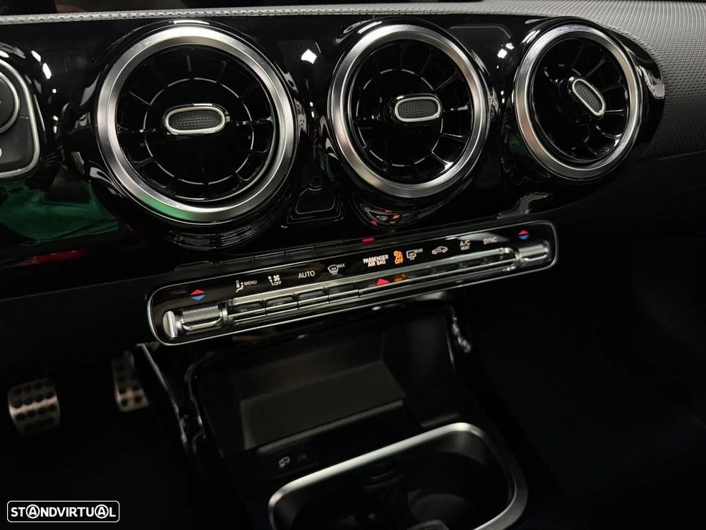Mercedes-Benz A 160 d AMG Line - 12