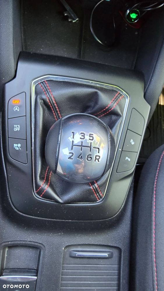 Ford Focus 1.0 EcoBoost mHEV ST-Line X - 14