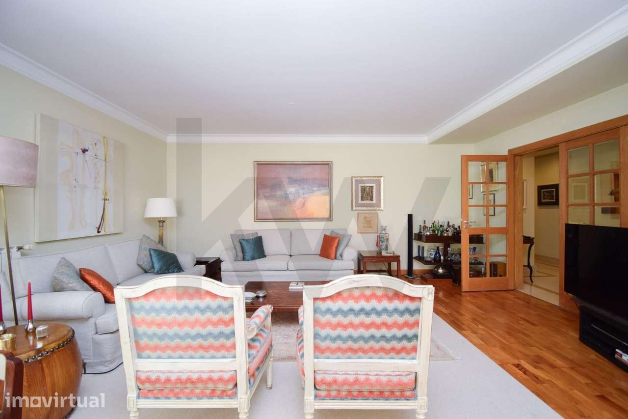Apartamento T4 convertido em T3 de Luxo | Paço dos Duques | Telheiras - Grande imagem: 4/52
