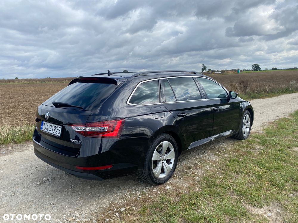 Skoda Superb 2.0 TDI Ambition - 4