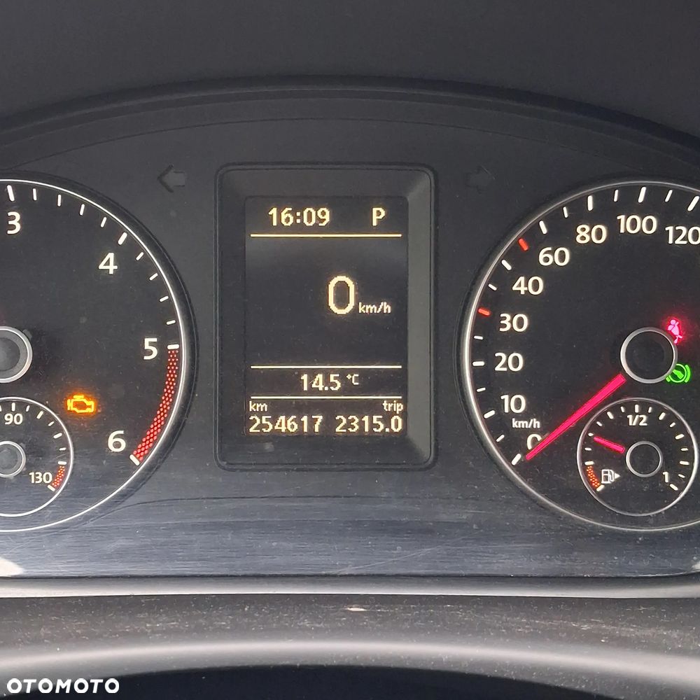 Volkswagen Touran 1.6 TDI DPF DSG Highline - 8