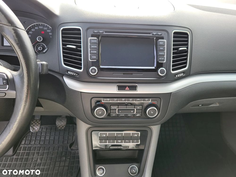 Volkswagen Sharan 2.0 TDI Highline - 15