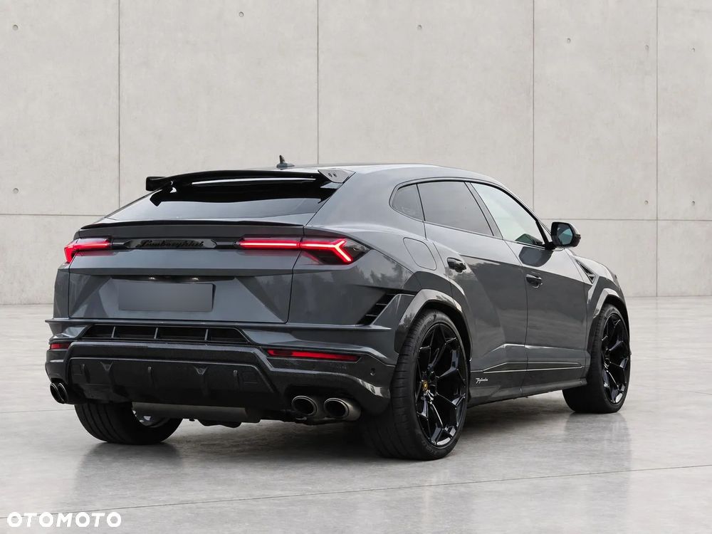 Lamborghini Urus - 18