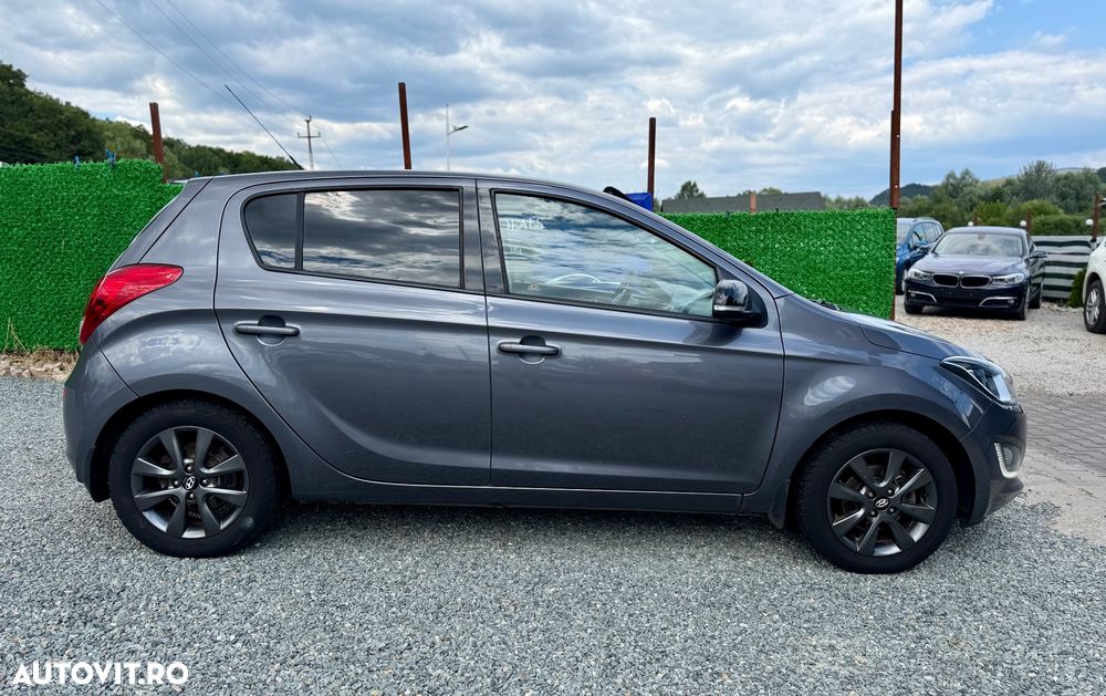 Hyundai i20 1.25 M/T ISG Comfort - 11