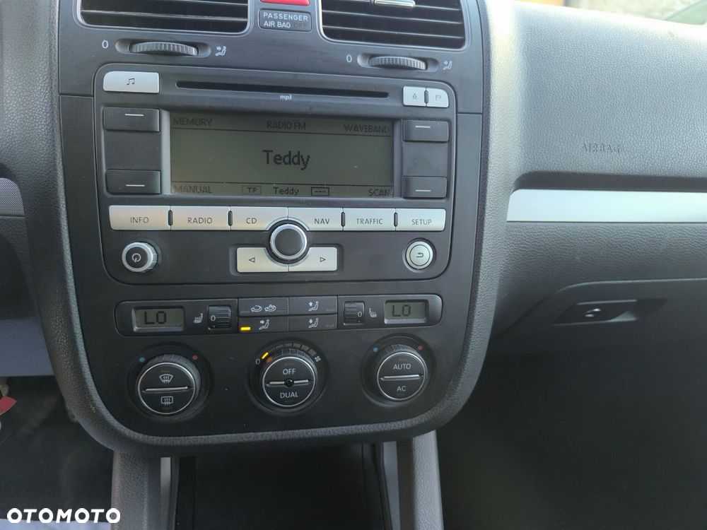 Volkswagen Golf - 8