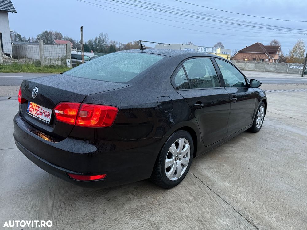 Volkswagen Jetta 1.6 TDI Blue Motion Technology Comfortline - 2