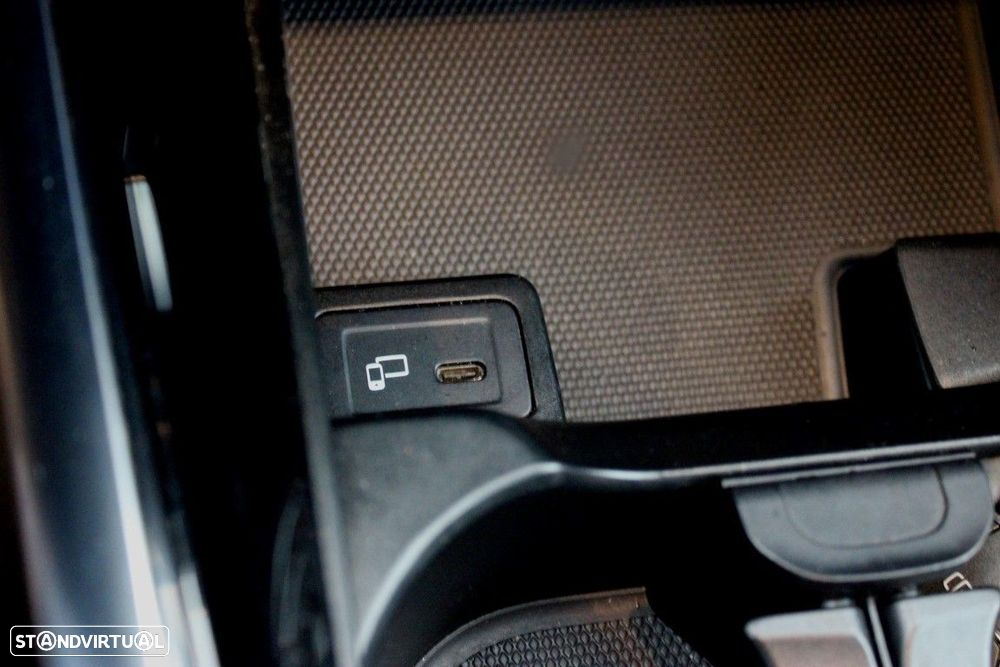 Mercedes-Benz GLA 180 d AMG Line - 40