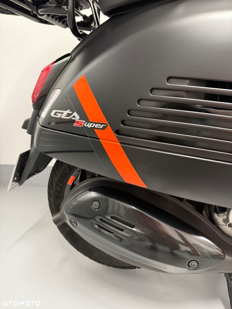 Vespa GTS - 16