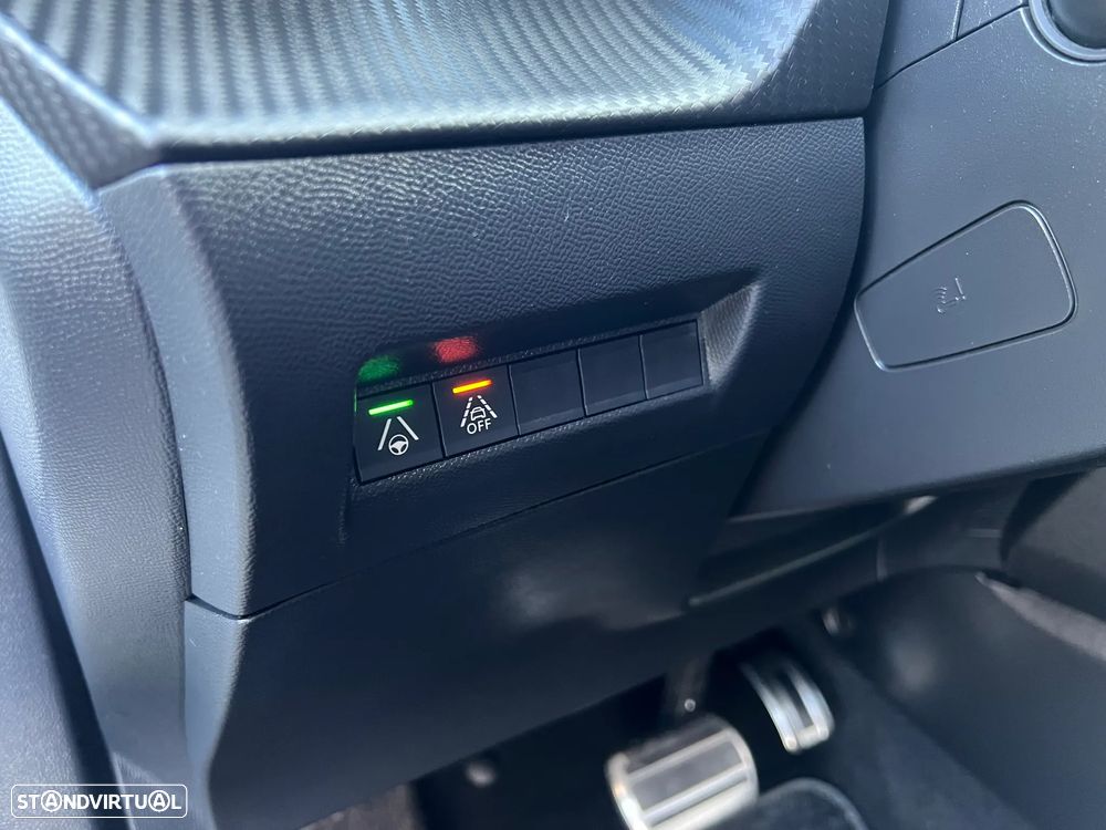 Peugeot 2008 1.2 PureTech GT EAT8 - 12