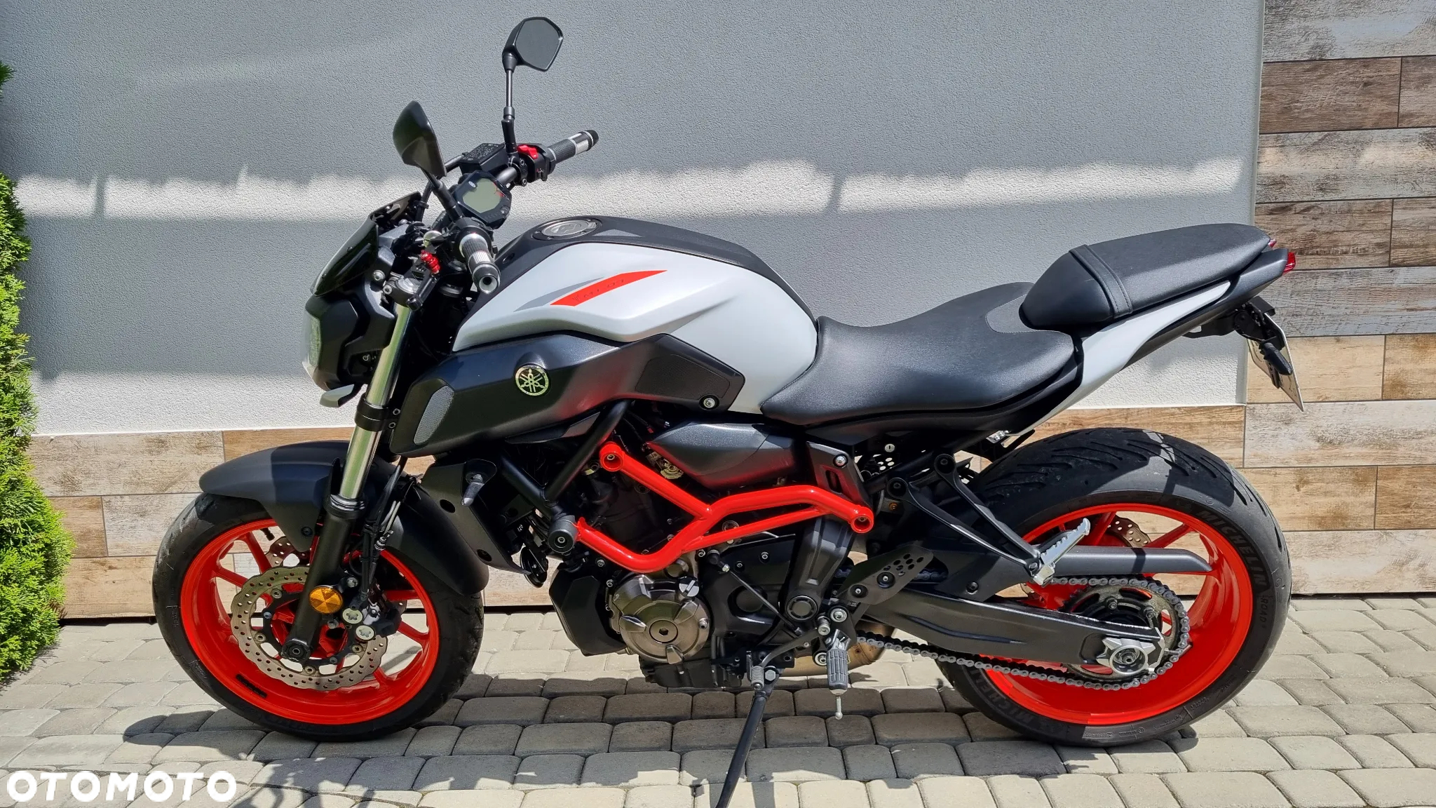 Yamaha MT - 6