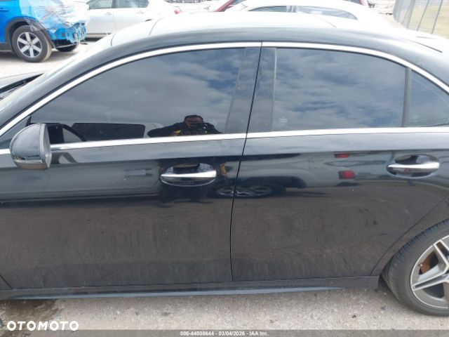 Mercedes-Benz Klasa A 220 4-Matic AMG Line 7G-DCT - 5