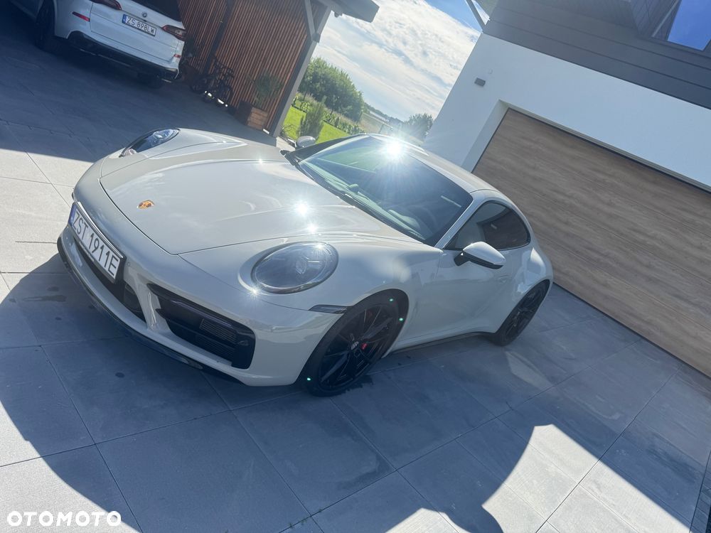 Porsche 911 Carrera 4S - 1