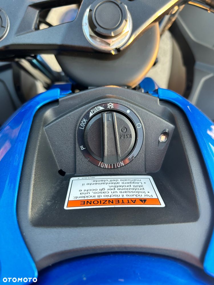 Suzuki GSX-R - 6