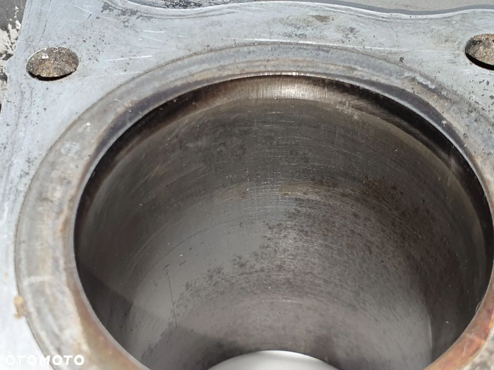 SUZUKI GSX 550 82-88 CYLINDER CYLINDRY BLOK + TŁOKI - 26