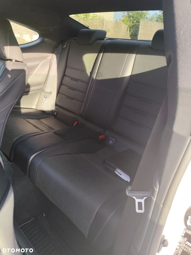 Lexus RC 200t / 300 F Sport - 16