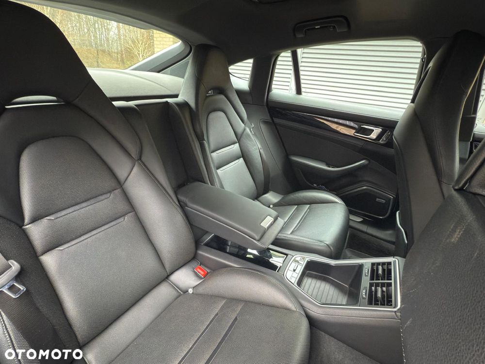 Porsche Panamera - 15