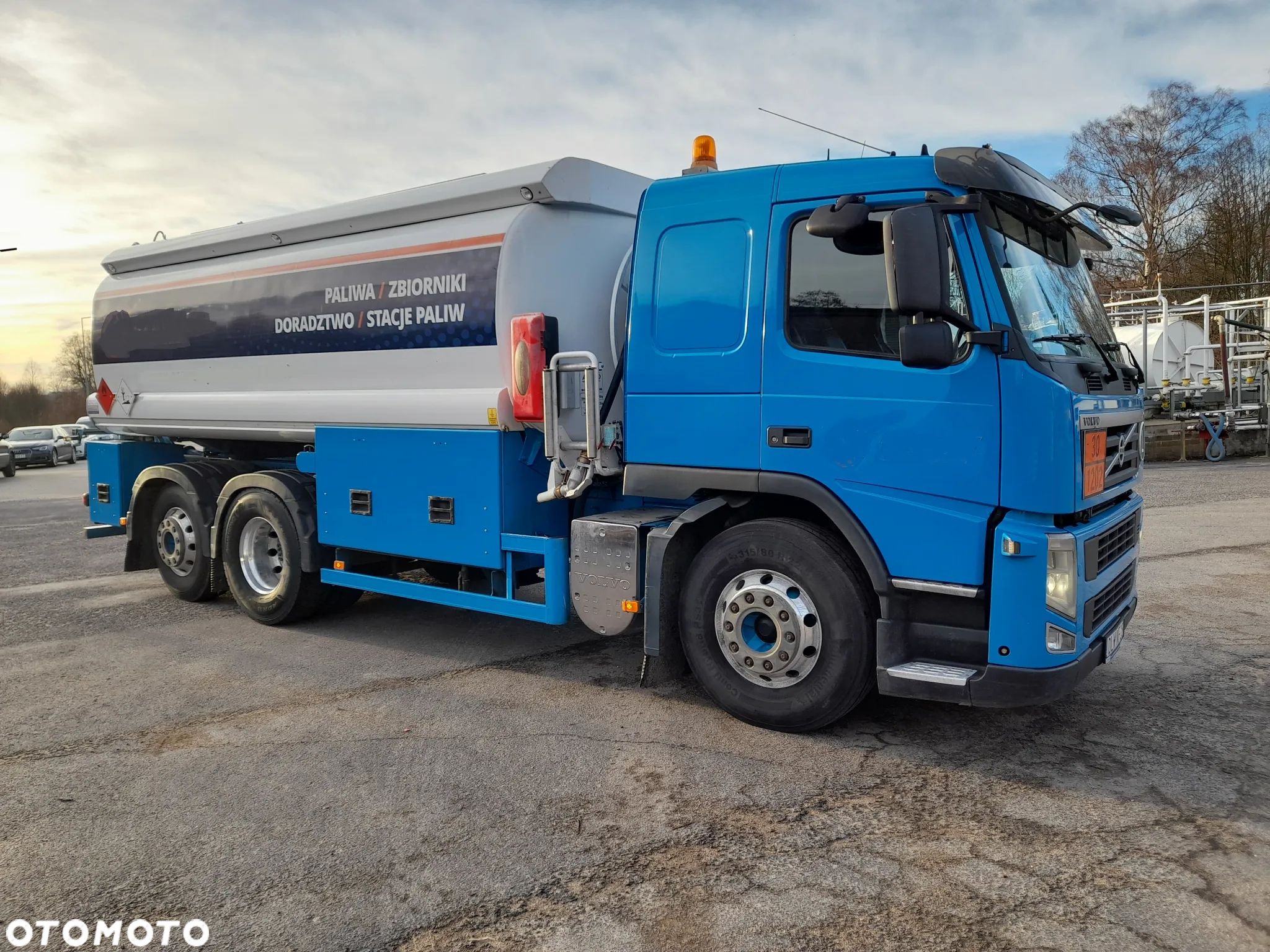Volvo AUTOCYSTERNA Netto 249 900 zł FM 420 E5 - 1