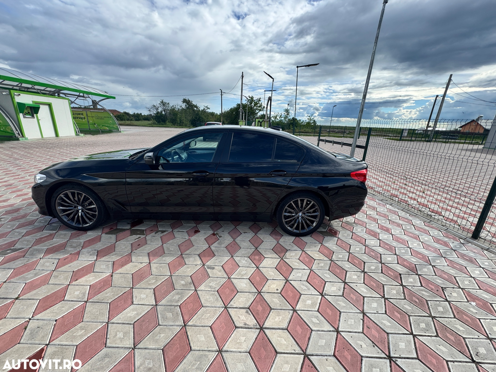 BMW Seria 5 520d AT - 14