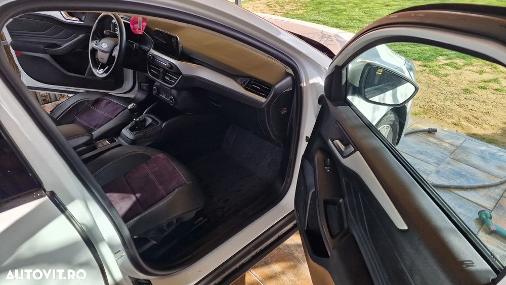 Ford Focus 1.0 EcoBoost Titanium - 9
