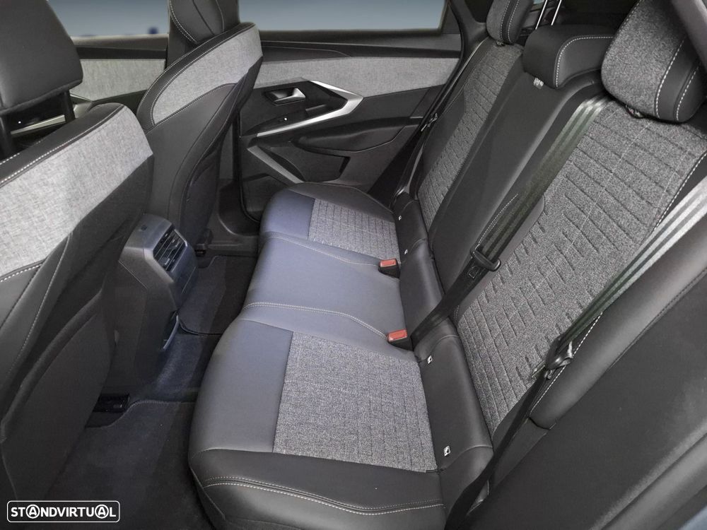 Peugeot 3008 1.6 Plug-in Hybrid Allure e-DCS7 — fotografia 14