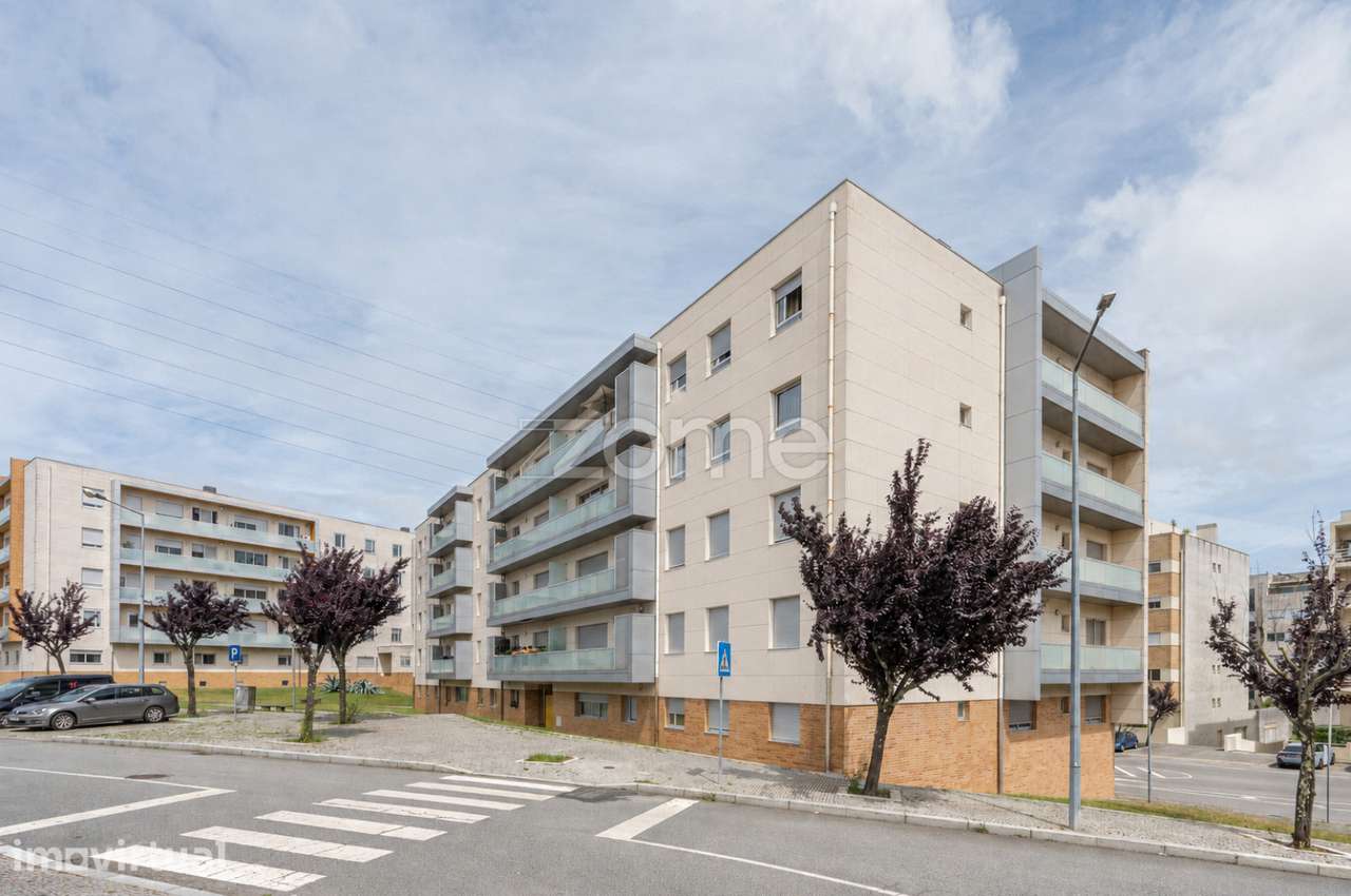 Apartamento T3 no centro da Maia lugar de garagem e arrumo - Grande imagem: 2/35
