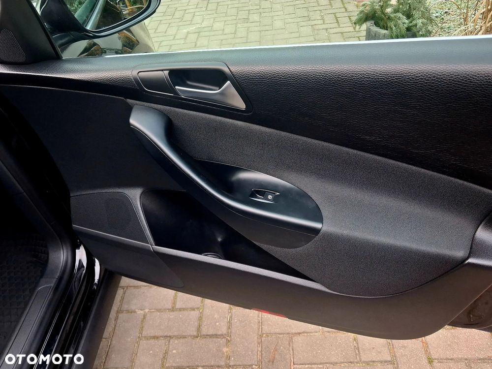 Volkswagen Passat 2.0 TDI Comfortline DSG - 17
