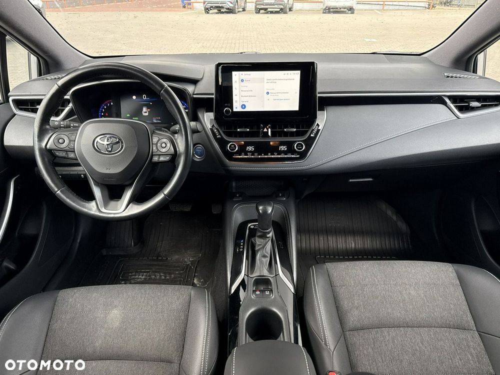 Toyota Corolla - 22