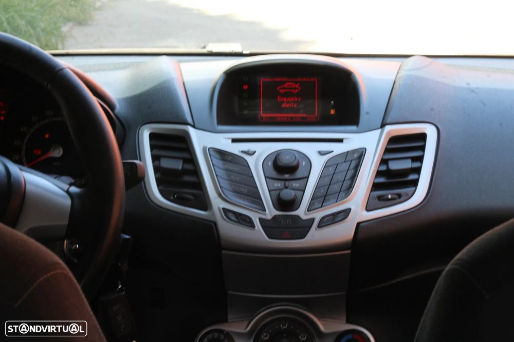 Ford Fiesta 1.4 TDCI Techno 104g - 19