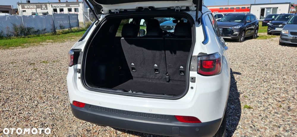 Jeep Compass - 24