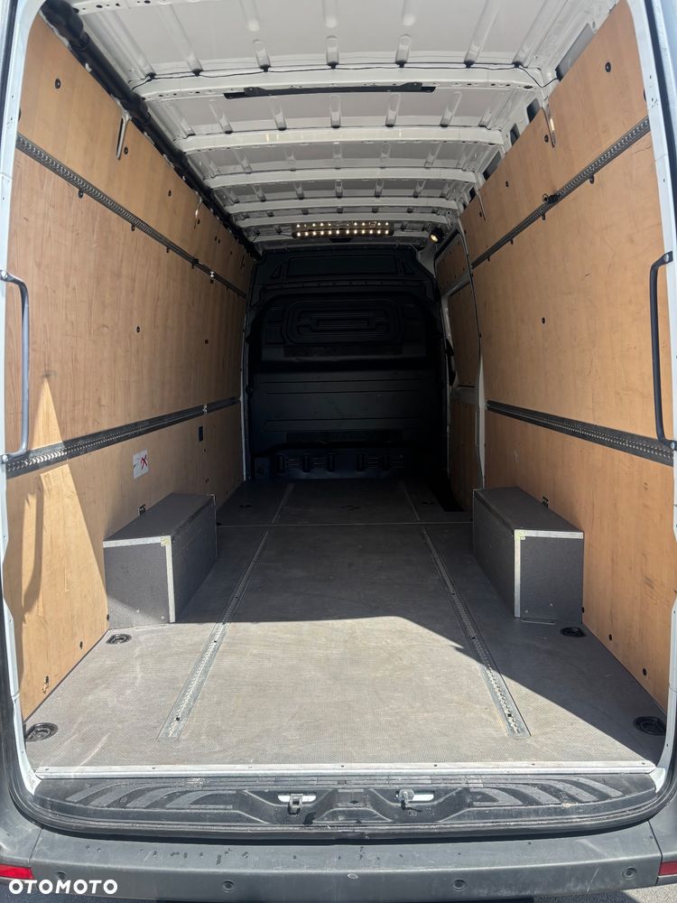 Mercedes-Benz Sprinter - 10