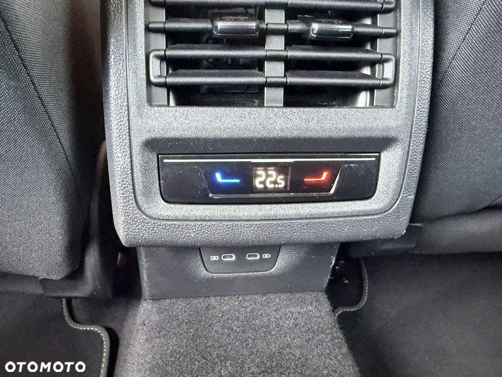 Volkswagen Golf 2.0 TDI SCR DSG Life - 29