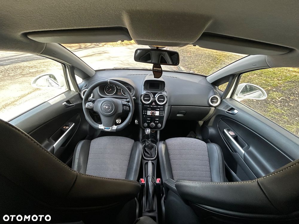 Opel Corsa 1.6 Turbo OPC - 13