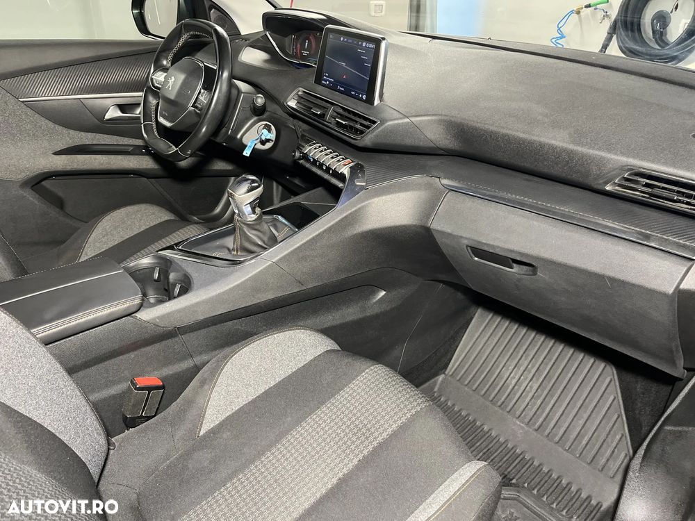Peugeot 5008 1.5 BlueHDI s&s Active - 23