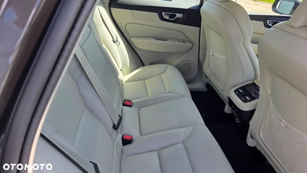 Volvo XC 60 - 25