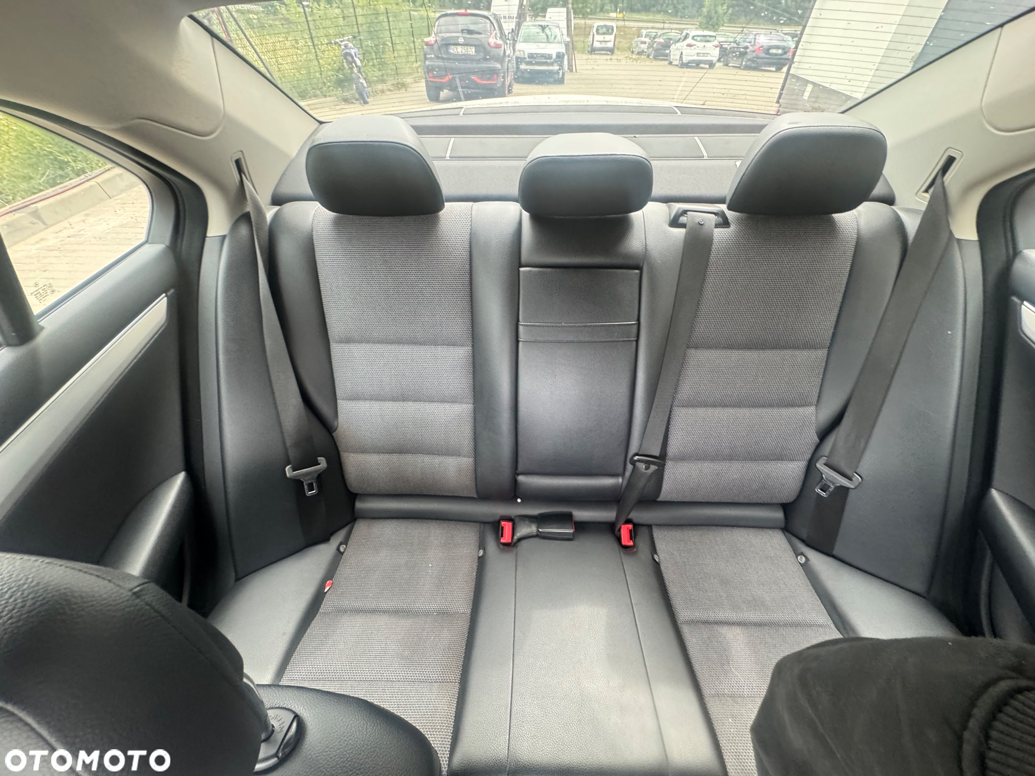 Mercedes-Benz Klasa C 250 (BlueTEC) d 4Matic 7G-TRONIC - 20