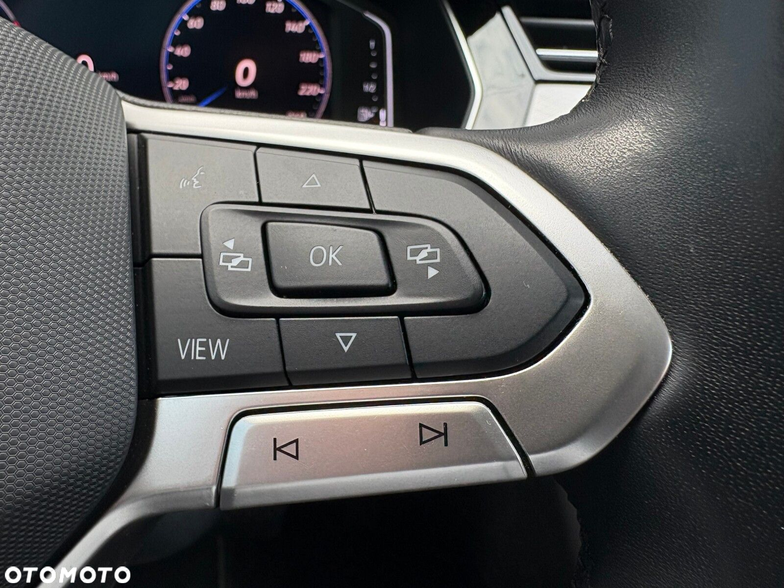 Volkswagen Passat - 24