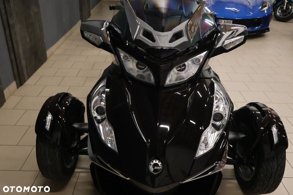 Can-Am Spyder - 40