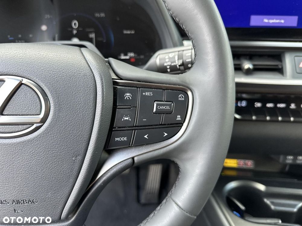 Lexus UX 300h F Sport Design - 17