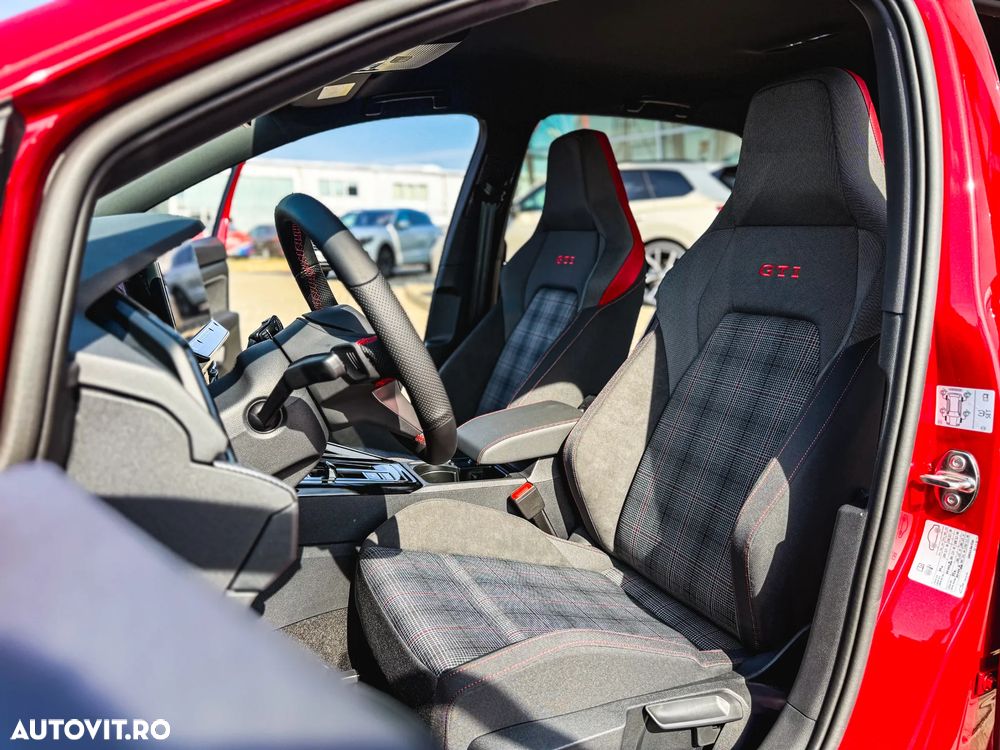 Volkswagen Golf GTI - 12
