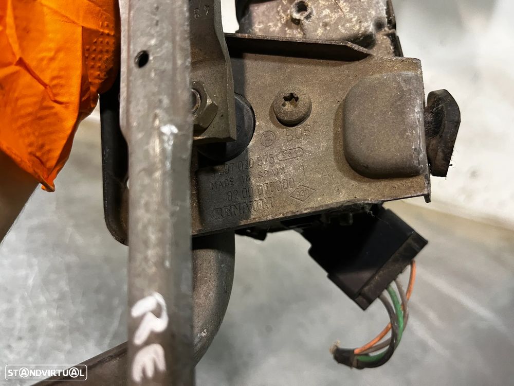 MOTOR / SISTEMA LIMPA VIDROS RENAULT CLIO II 8200076000 - 2