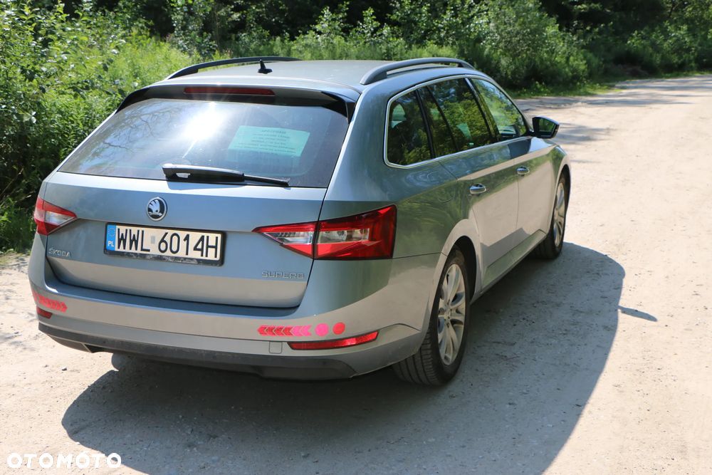 Skoda Superb 2.0 TDI Style - 4
